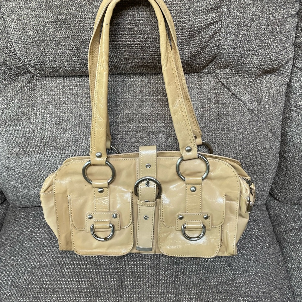 Kenneth Cole tan shoulder bag in excellent condition.